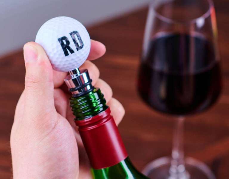 original_personalised-golf-ball-wine-stopper